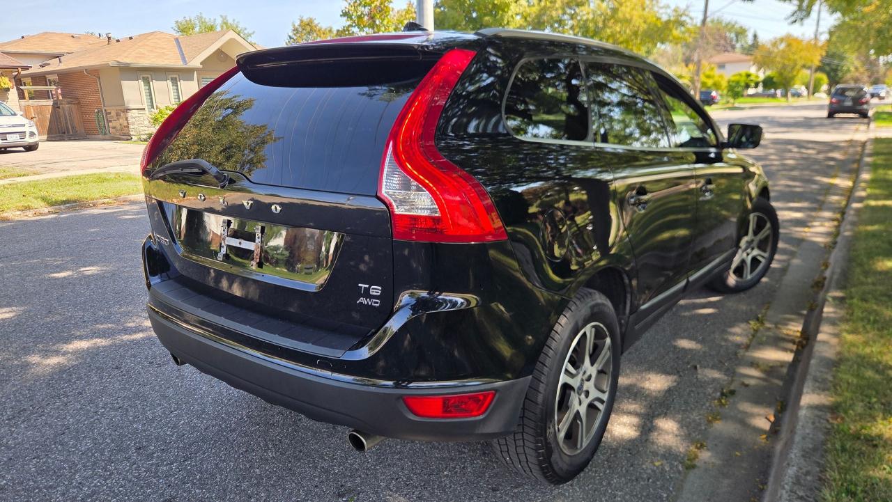 2012 Volvo XC60 T6 R-Design - Photo #4