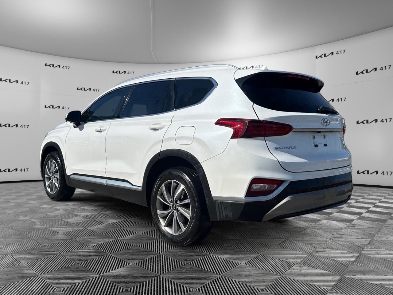 2020 Hyundai Santa Fe 2.4L Preferred AWD Photo2