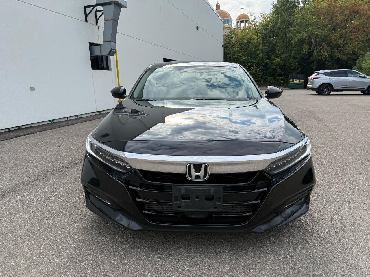 2019 Honda Accord Touring 2.0 - Photo #2