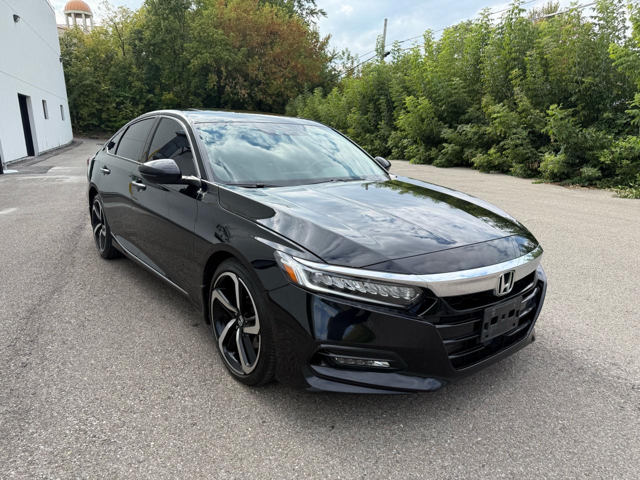 2019 Honda Accord Touring 2.0 Auto Photo2