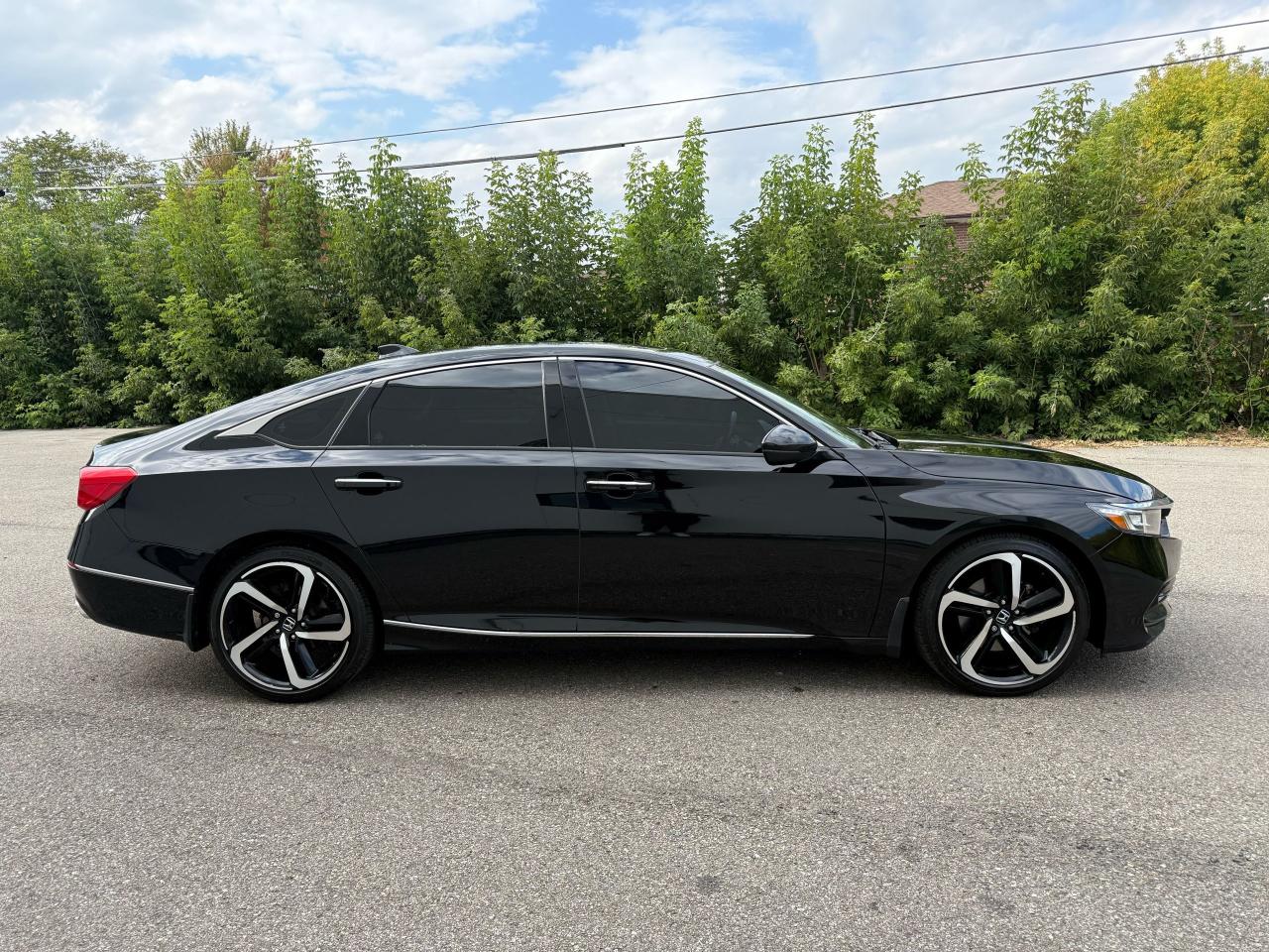 2019 Honda Accord Touring 2.0 Auto Photo3