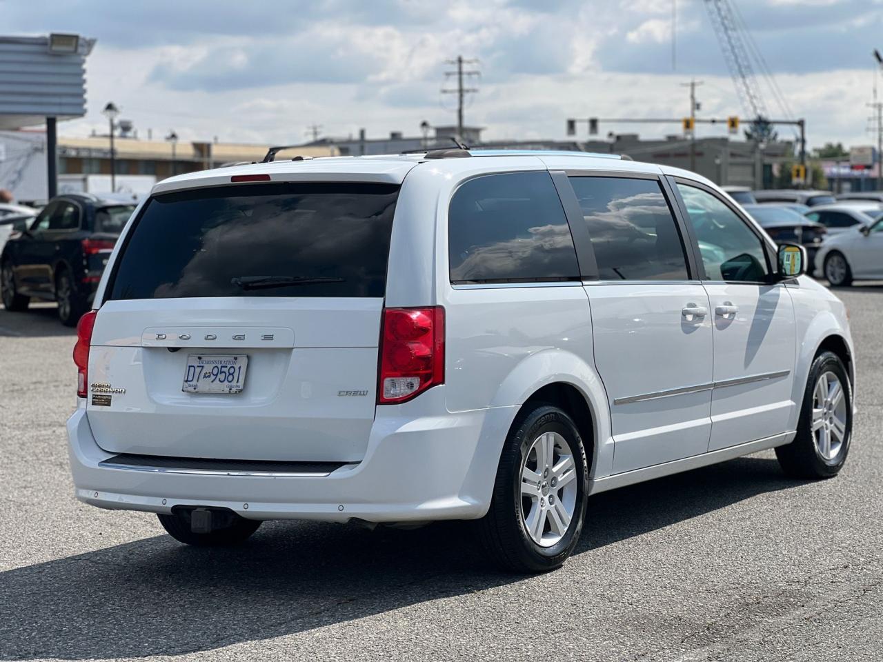 2015 Dodge Grand Caravan Crew Plus - Photo #11