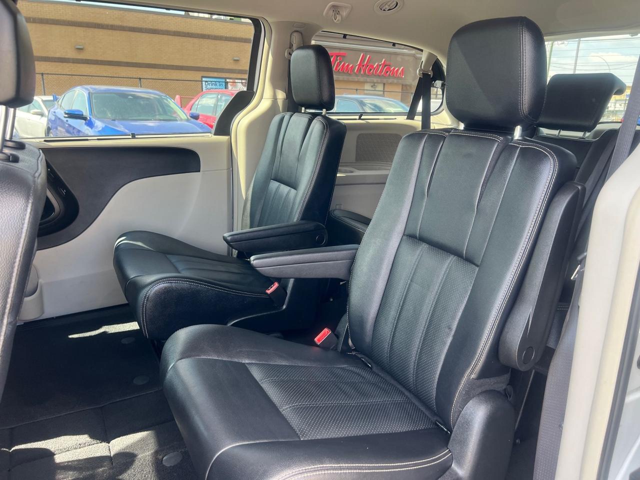 2015 Dodge Grand Caravan Crew Plus - Photo #14