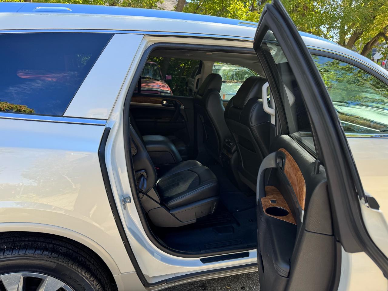 2011 Buick Enclave CXL2 - Photo #16