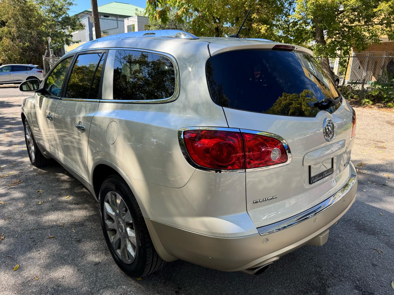 2011 Buick Enclave CXL2 Photo2