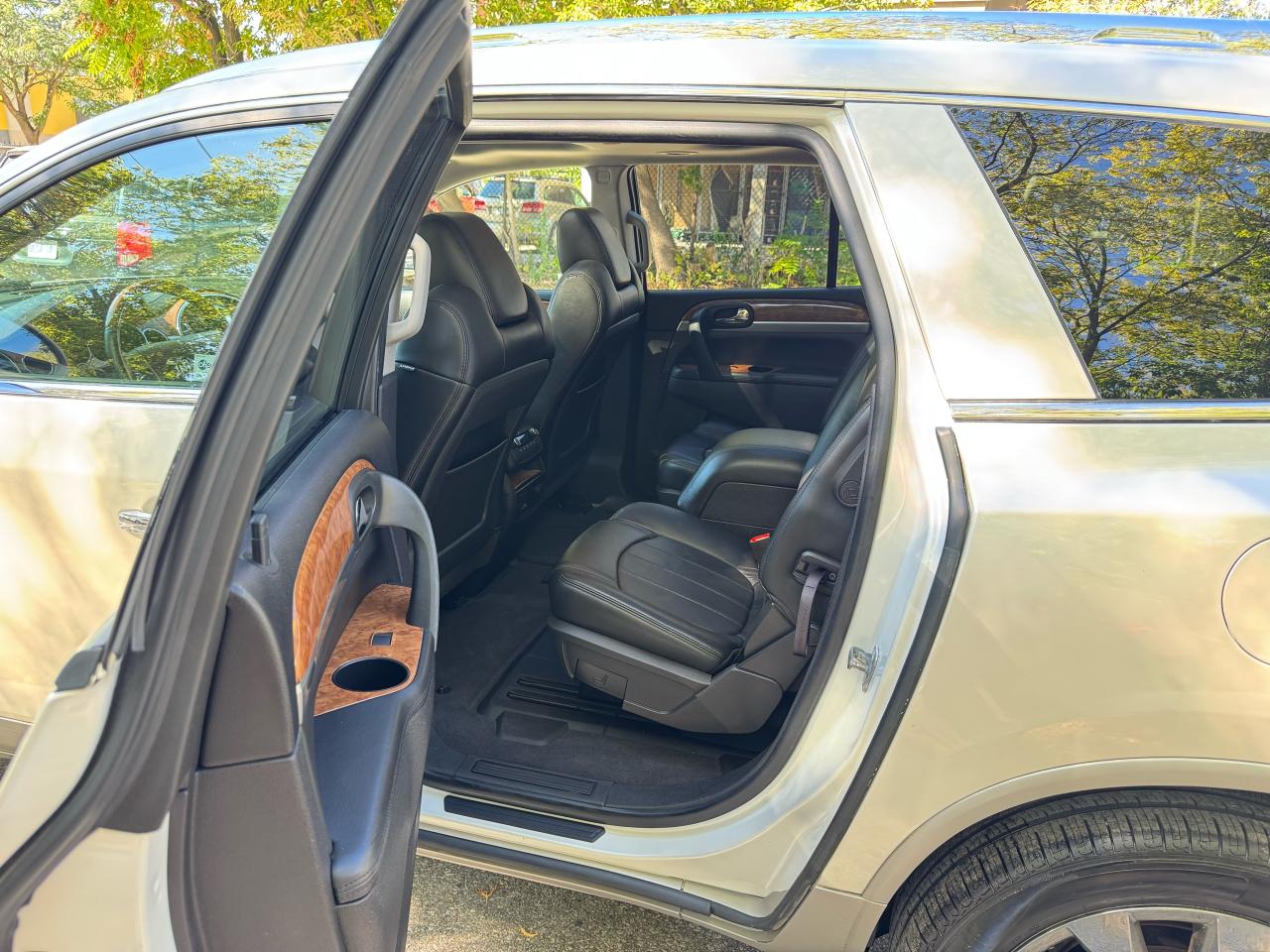2011 Buick Enclave CXL2 - Photo #14