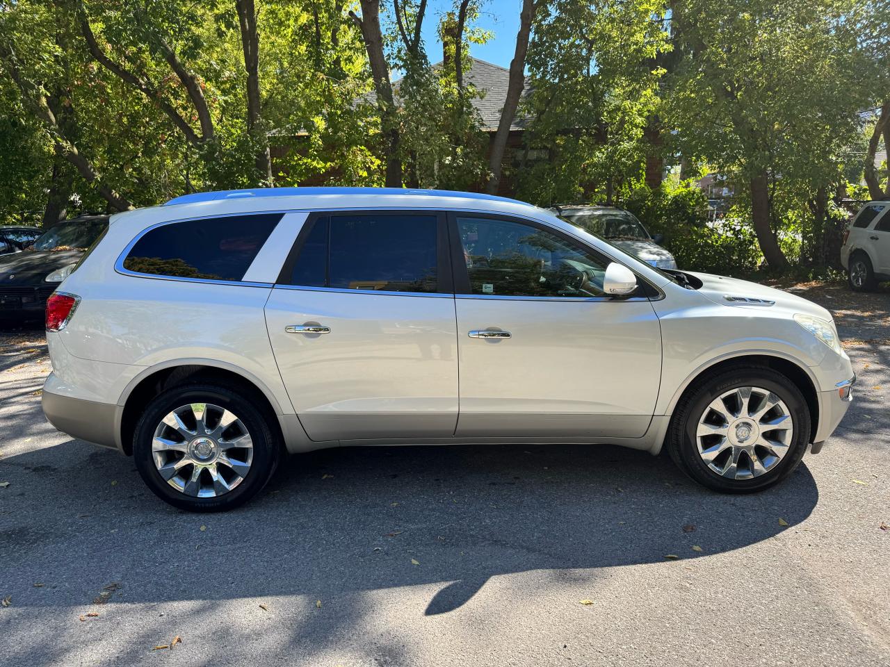 2011 Buick Enclave CXL2 - Photo #6