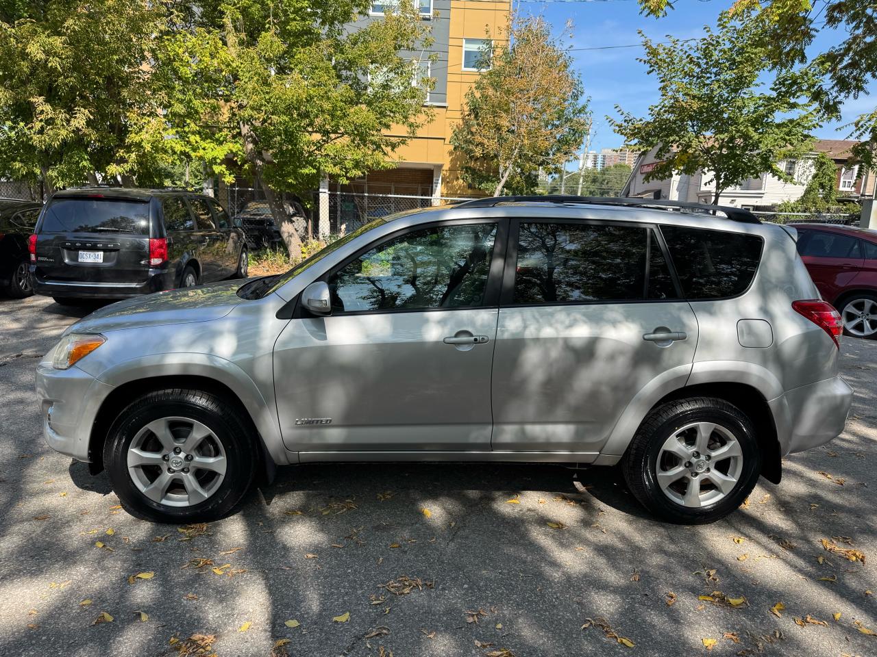 2012 Toyota RAV4 LIMITED V6 - 4WD - Photo #2