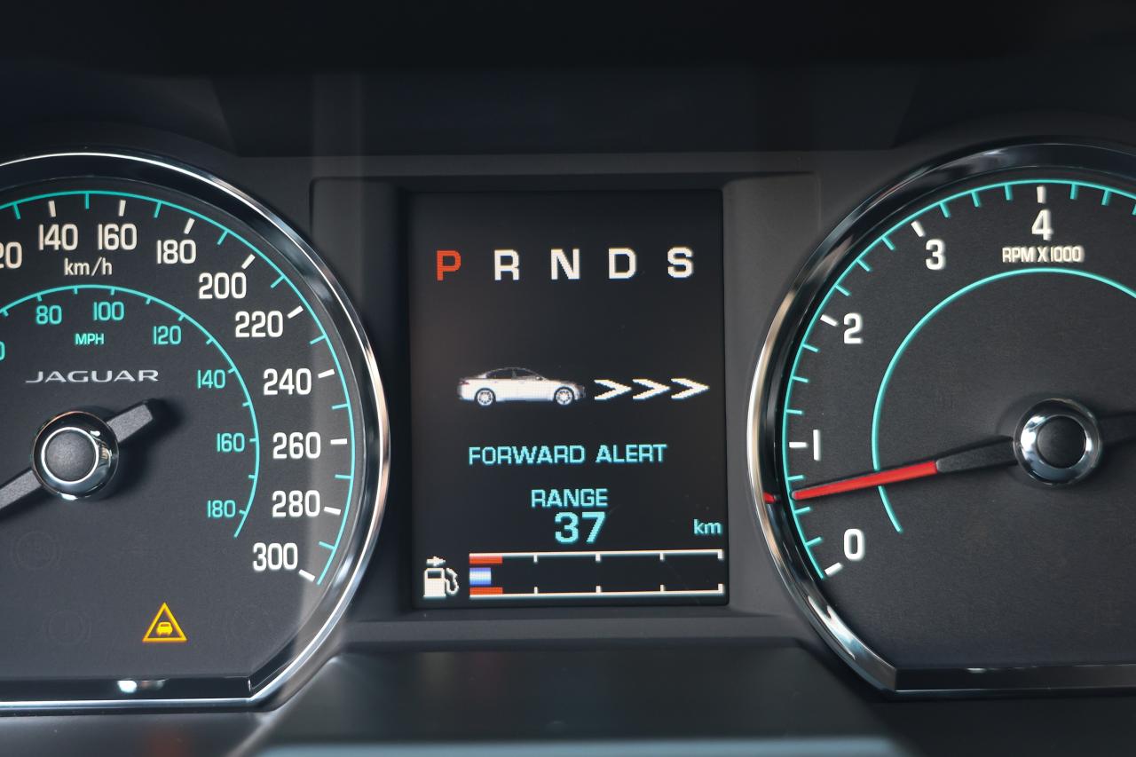 2014 Jaguar XF XFR 5.0L V8 - SUNROOF|BLINDSPOT|NAVI|CAMERA - Photo #19