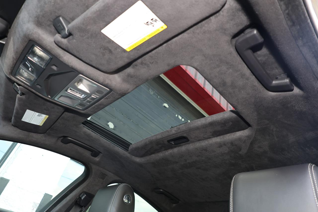 2014 Jaguar XF XFR 5.0L V8 - SUNROOF|BLINDSPOT|NAVI|CAMERA - Photo #11