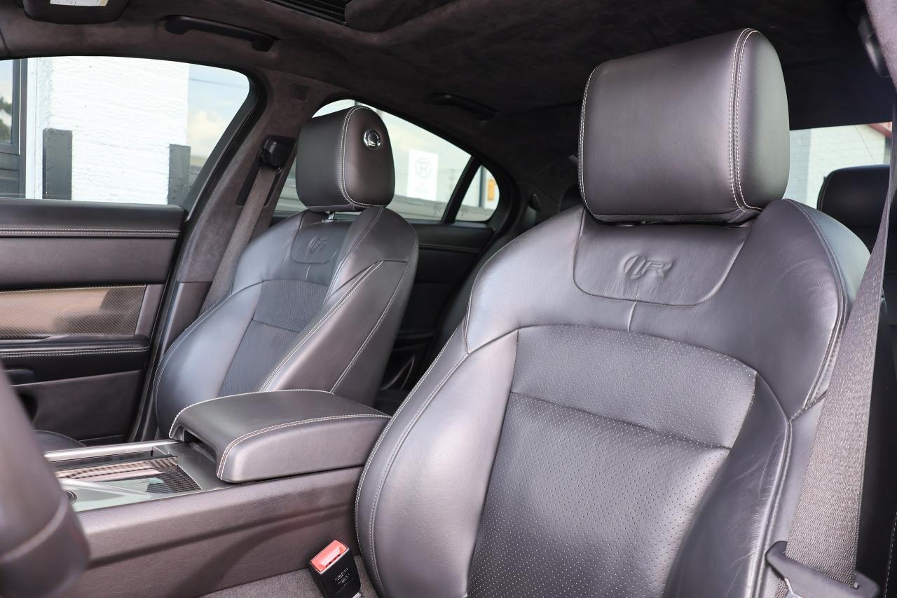 2014 Jaguar XF XFR 5.0L V8 - SUNROOF|BLINDSPOT|NAVI|CAMERA - Photo #10