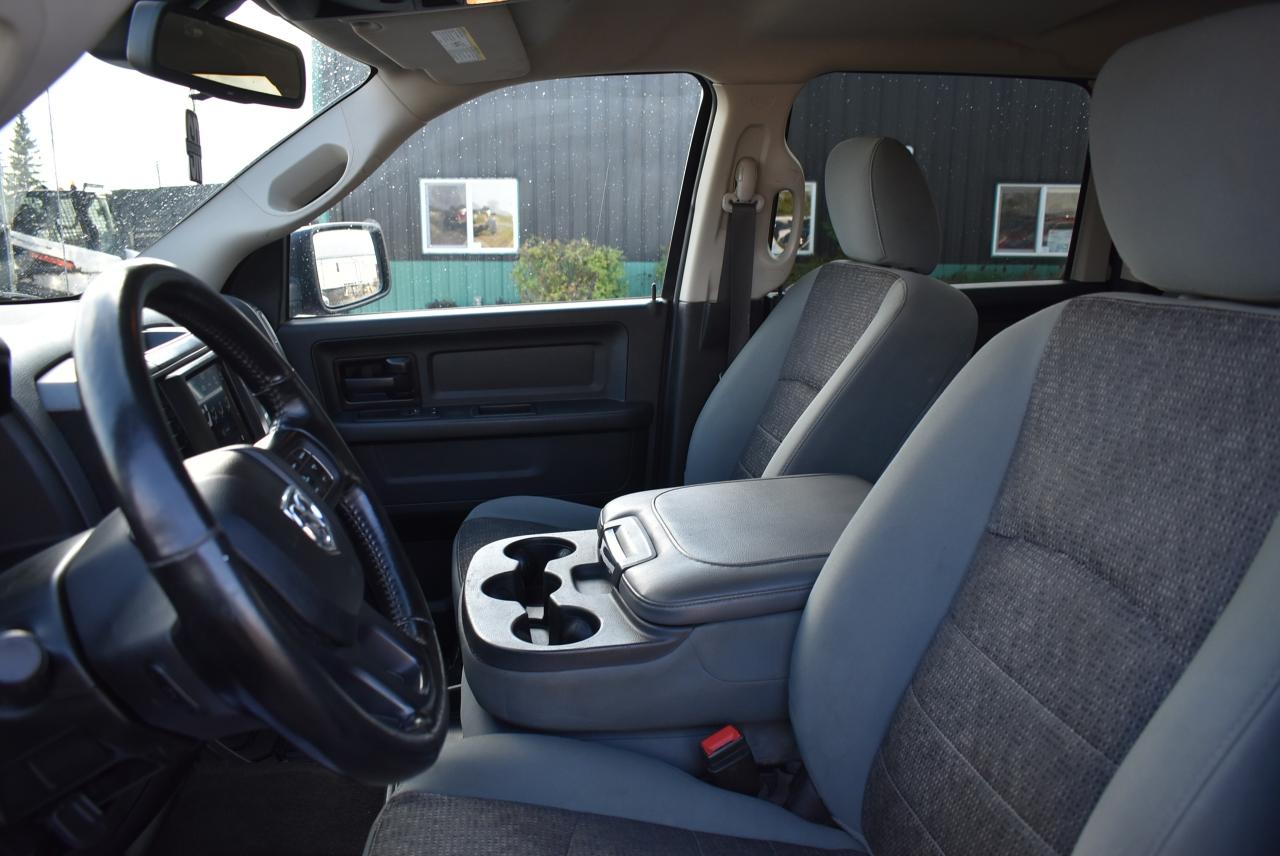 2020 RAM 1500 Classic SLT 5.7L - Photo #12