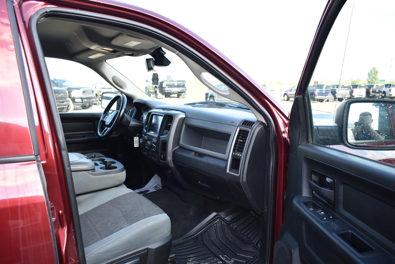 2020 RAM 1500 Classic SLT 5.7L - Photo #14