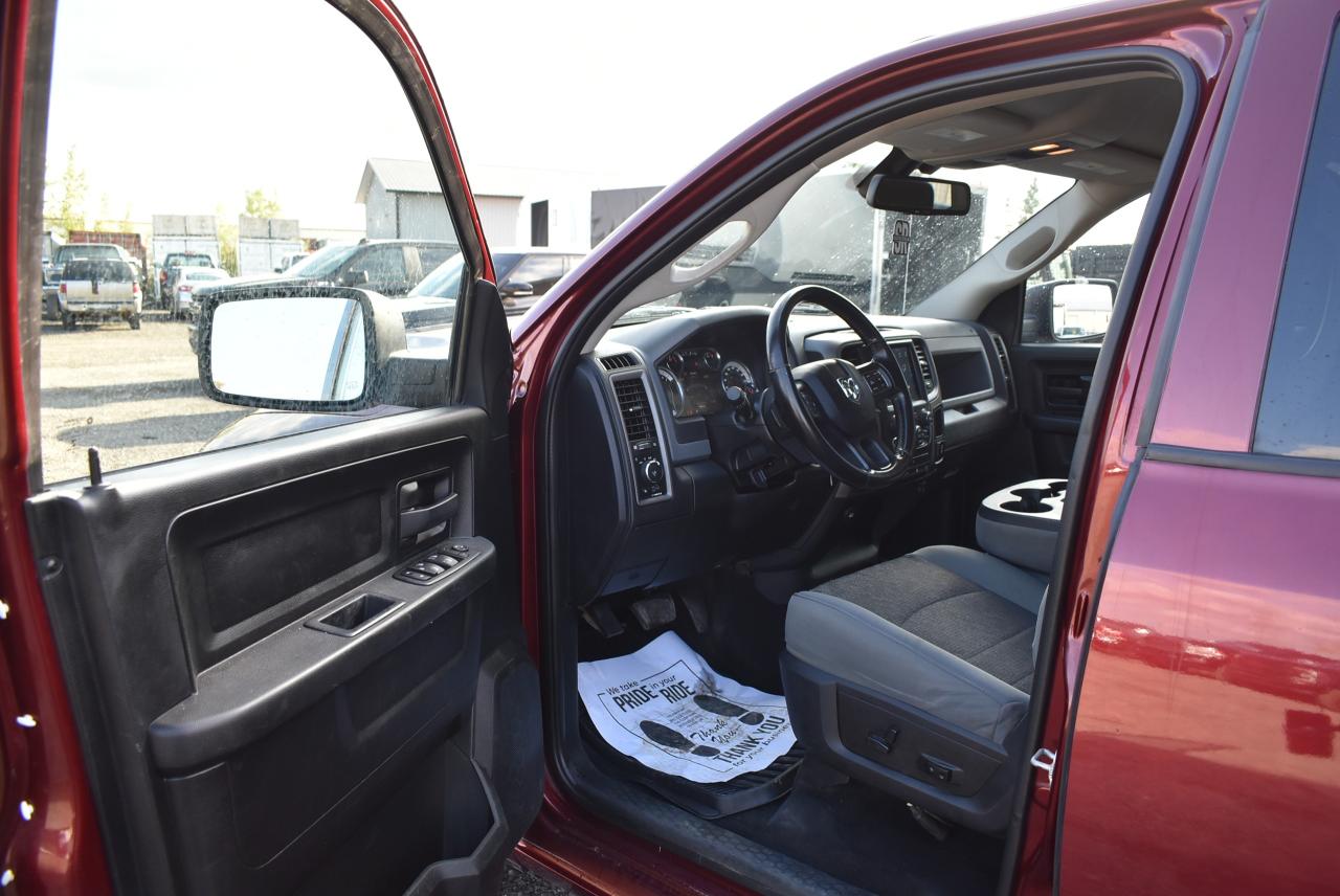 2020 RAM 1500 Classic SLT 5.7L - Photo #10