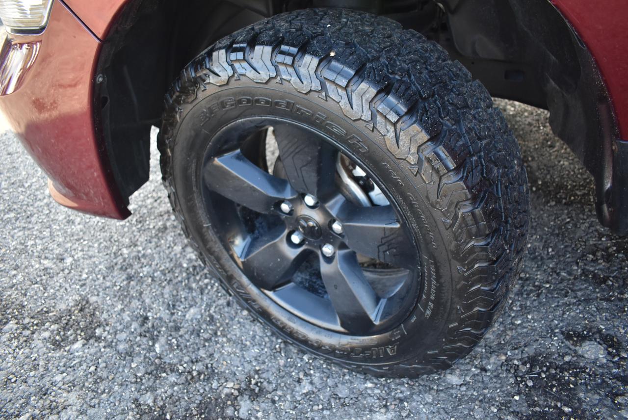 2020 RAM 1500 Classic SLT 5.7L - Photo #9