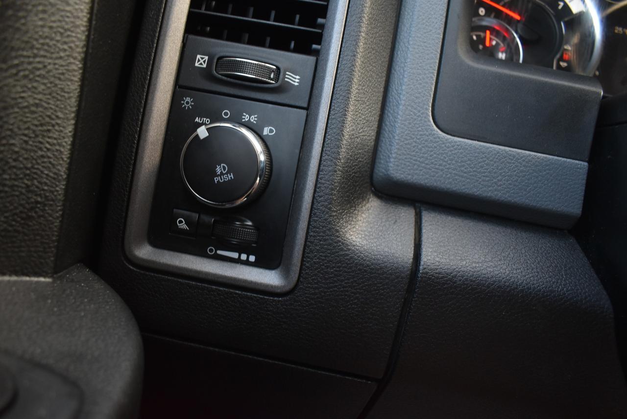 2020 RAM 1500 Classic SLT 5.7L - Photo #21