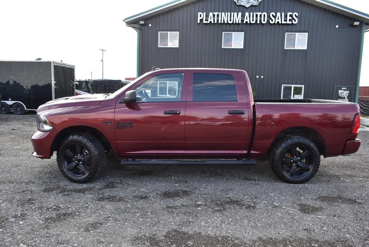 2020 RAM 1500 Classic SLT 5.7L - Photo #2