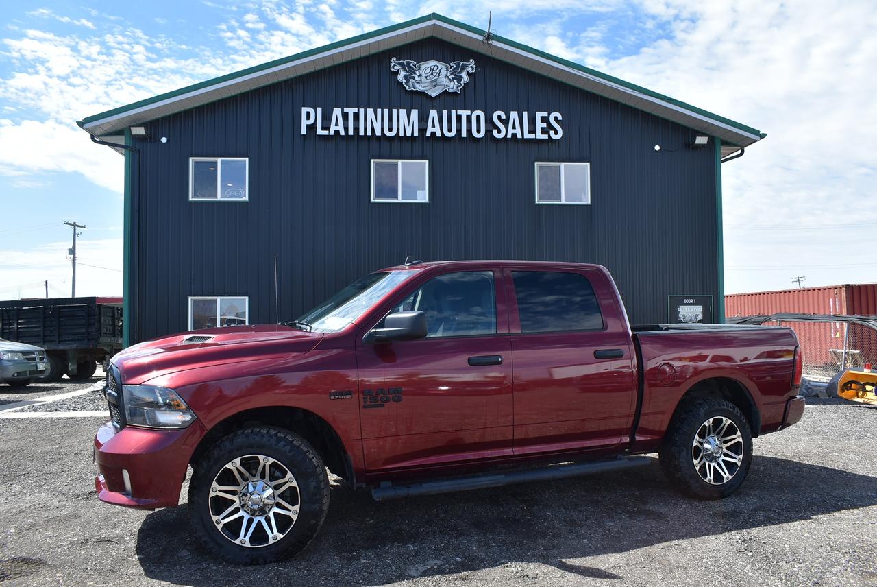 2020 RAM 1500 Classic 5.7L CREW CAB - Photo #1
