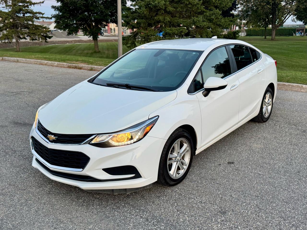 2018 Chevrolet Cruze LT - Photo #1