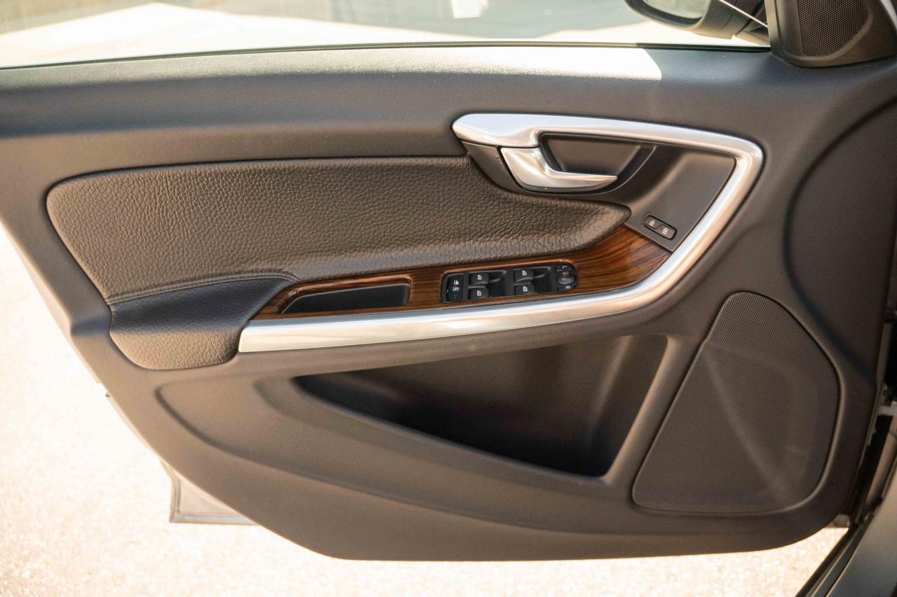 2012 Volvo S60 T5 - Photo #17