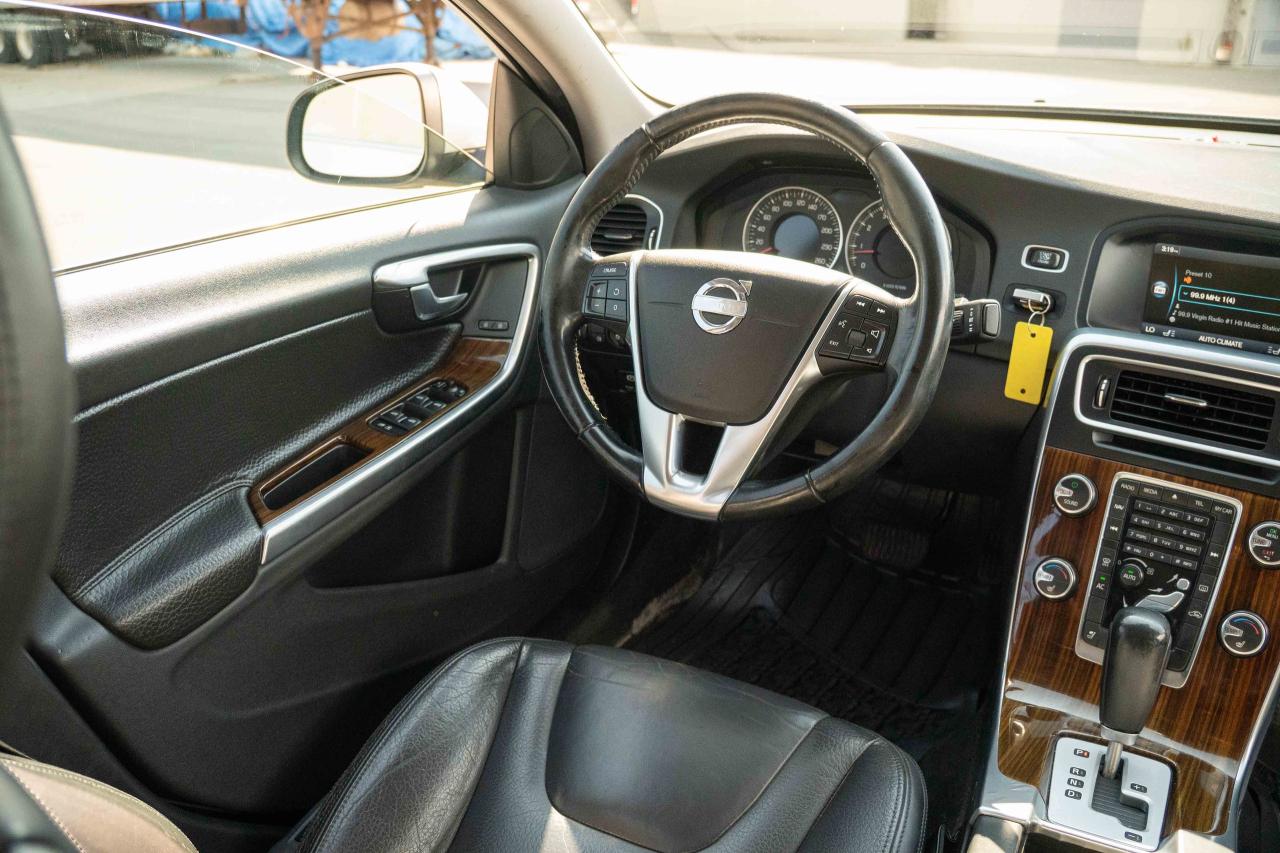 2012 Volvo S60 T5 - Photo #41