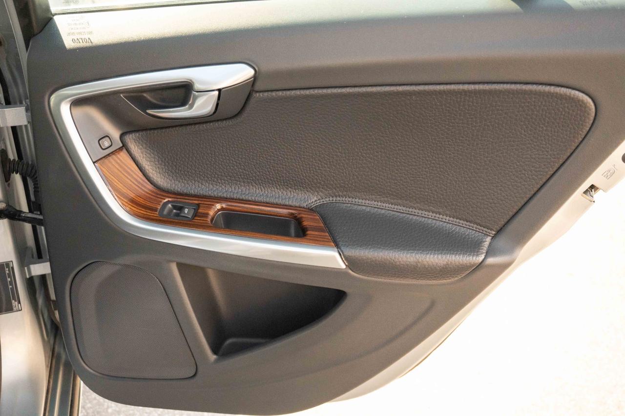 2012 Volvo S60 T5 - Photo #47