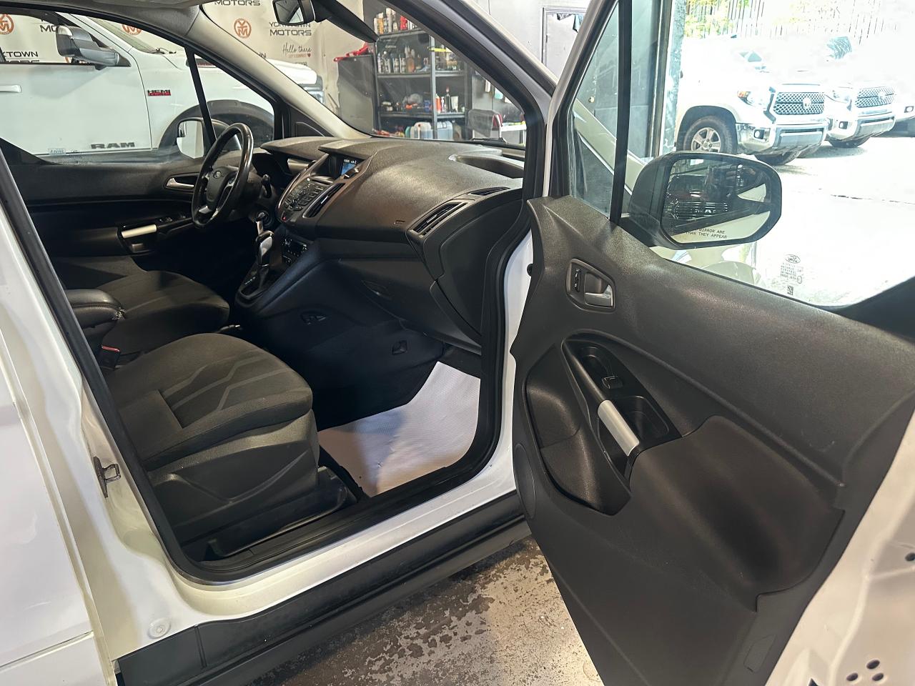 2016 Ford Transit Connect 4dr Wgn XLT w/Rear Liftgate - Photo #5