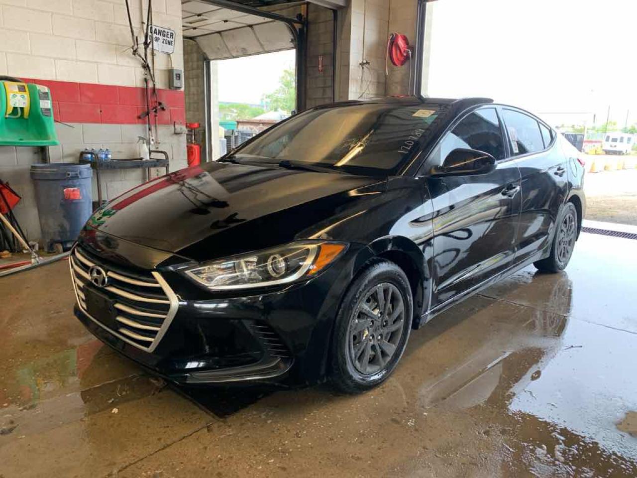 2017 HYUNDA ELANTRA SE - Photo #1