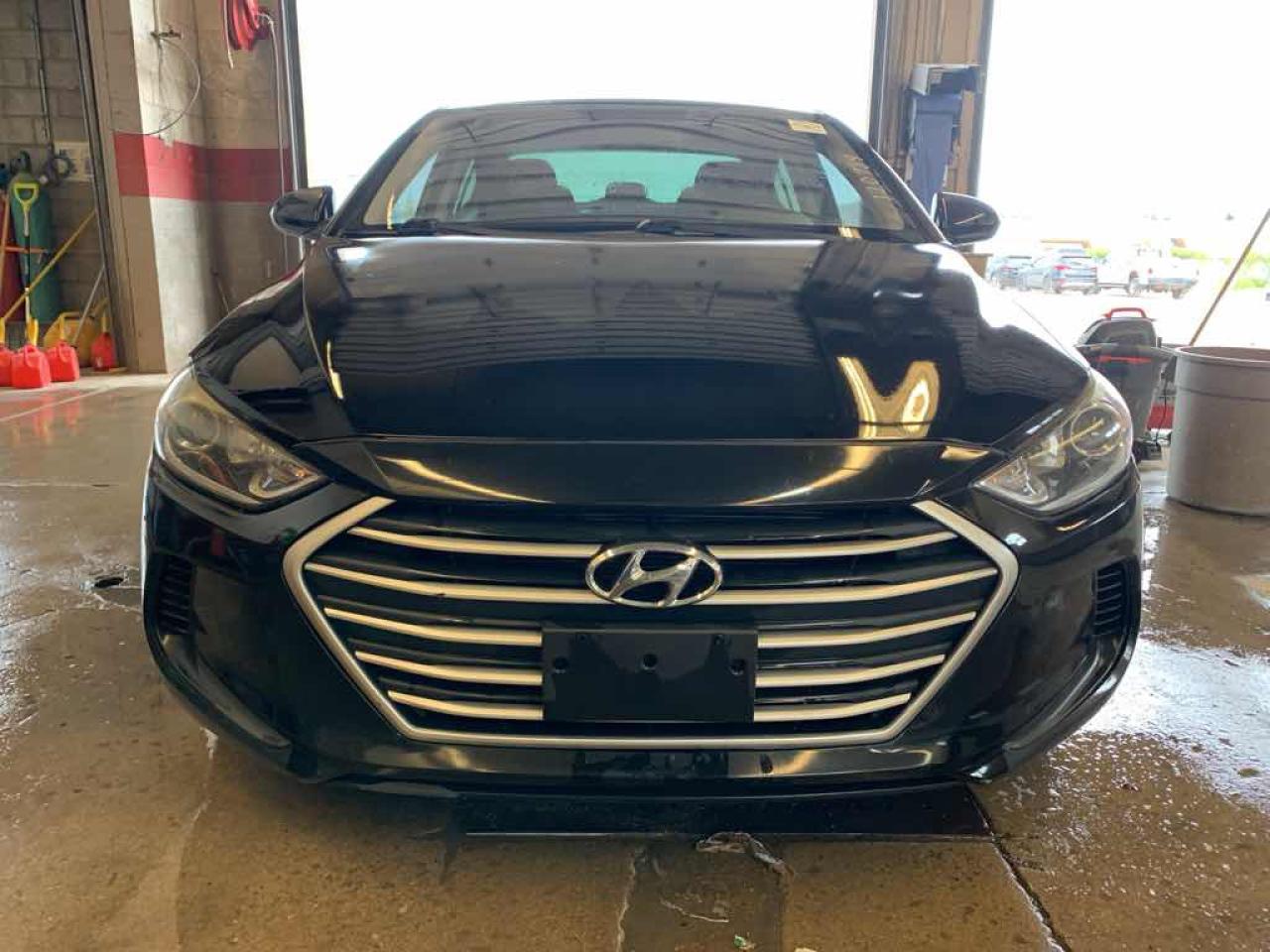 2017 HYUNDA ELANTRA SE - Photo #2