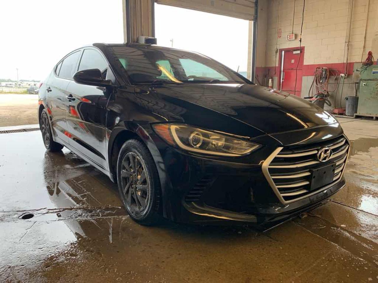 2017 HYUNDA ELANTRA SE - Photo #3