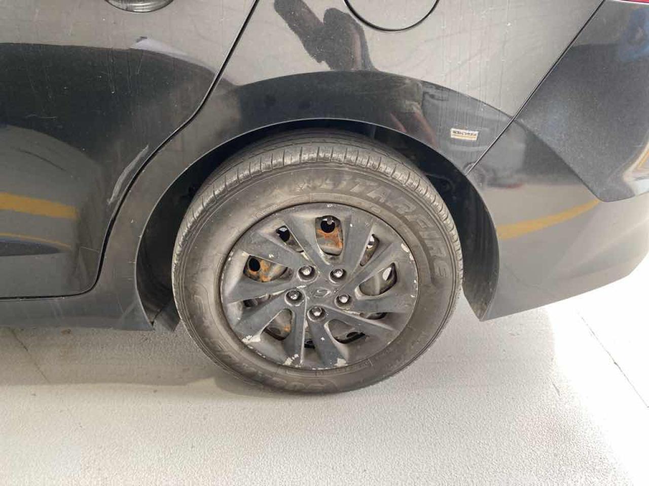 2017 HYUNDA ELANTRA SE - Photo #18