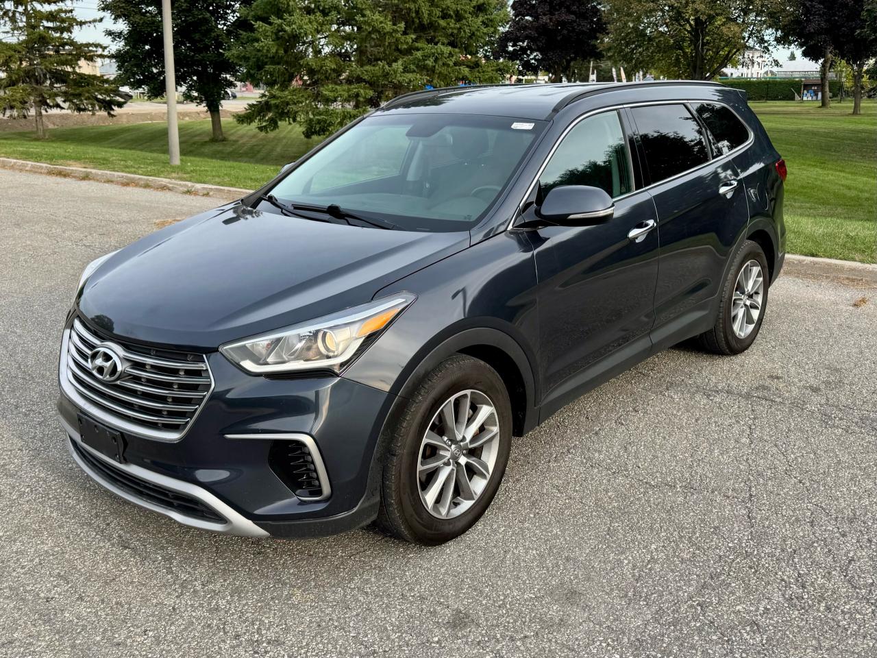2017 Hyundai Santa Fe XL Premium - Photo #2