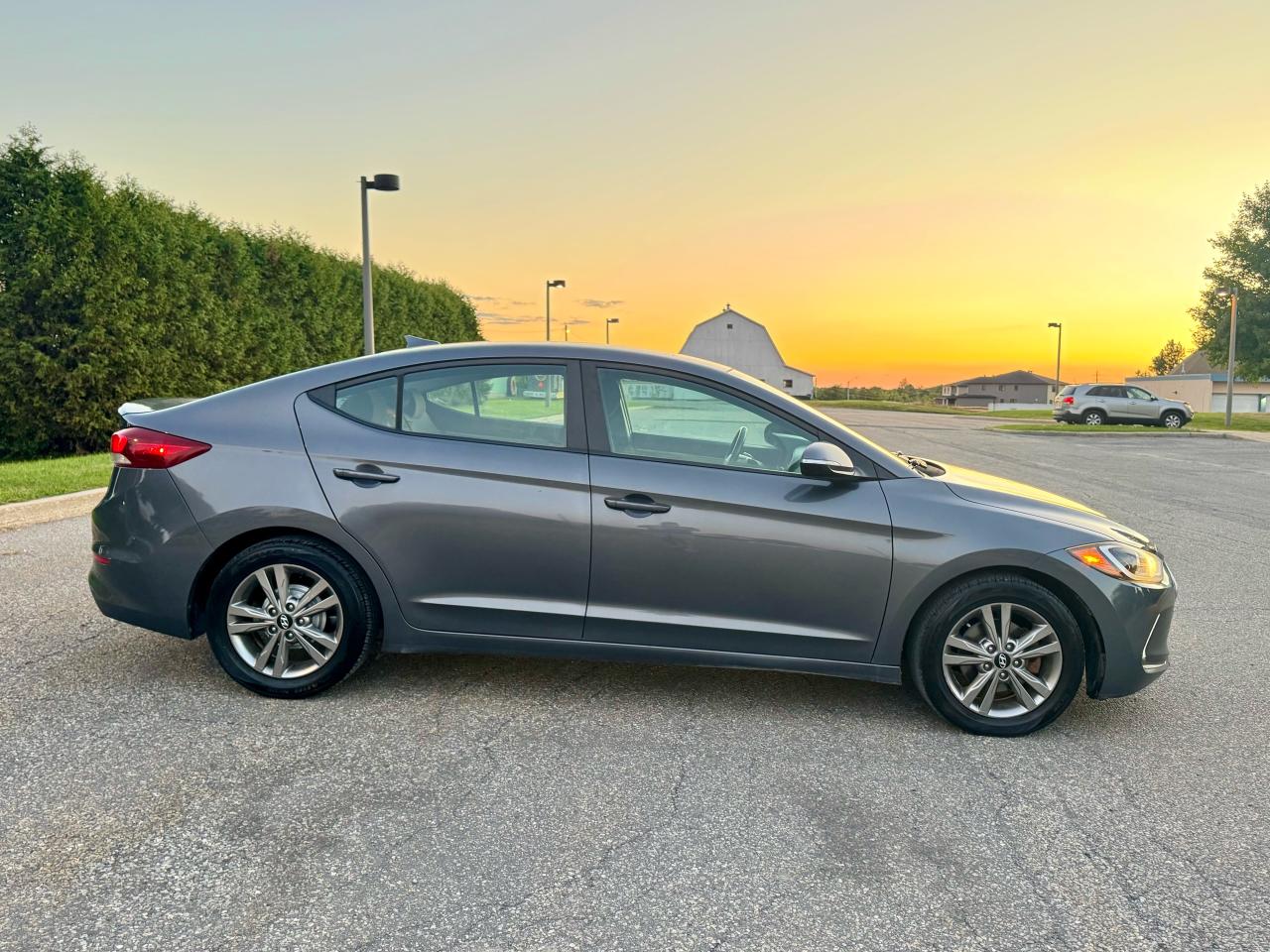 2017 Hyundai Elantra GL Photo2