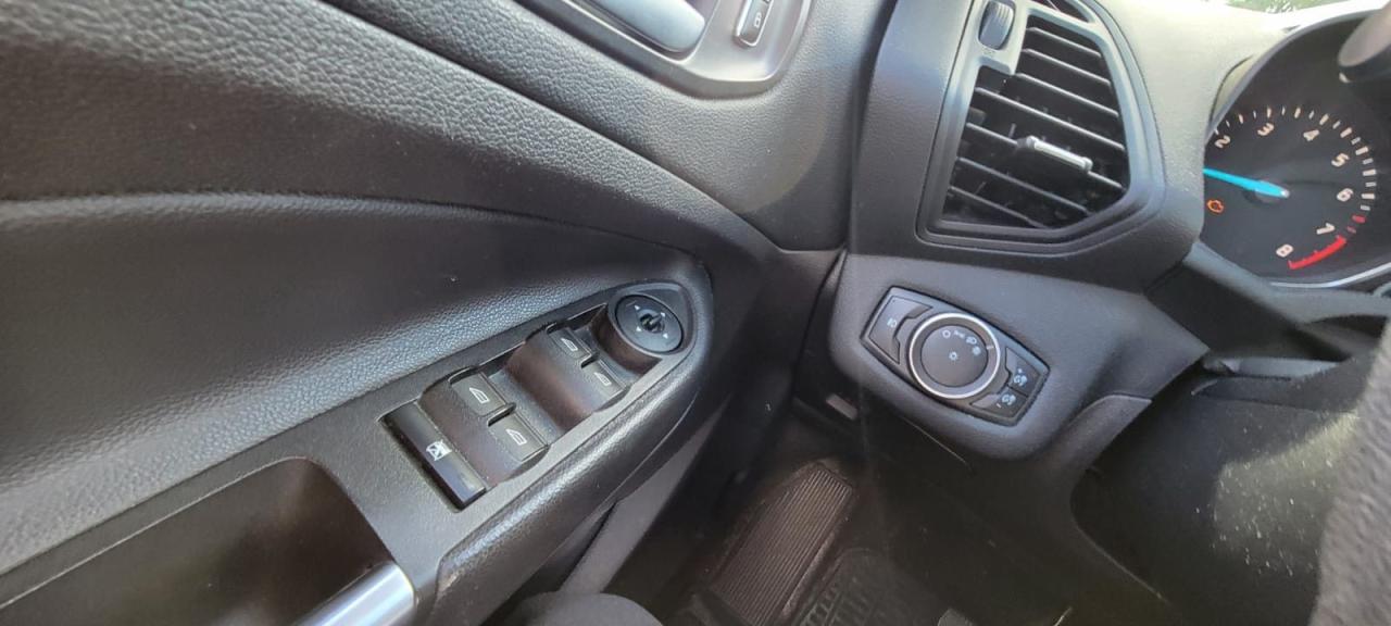 2016 Ford Escape SE - Photo #12