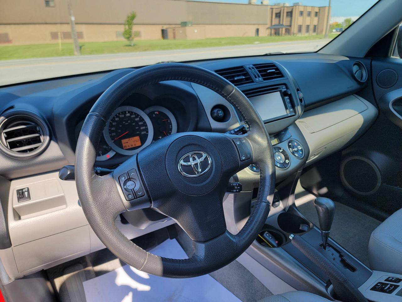 2012 Toyota RAV4 LIMITED  - Photo #10