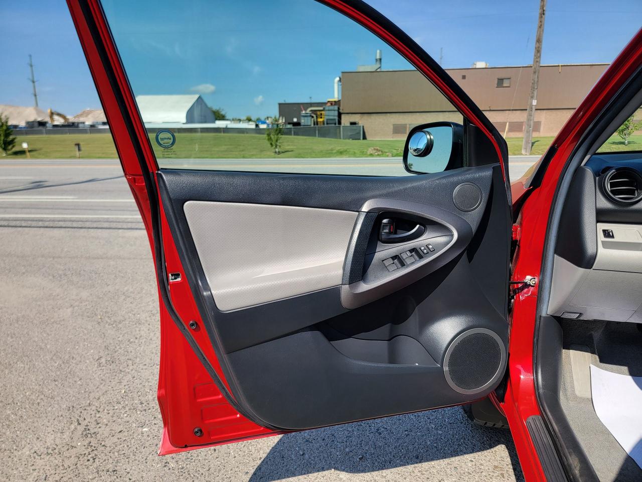 2012 Toyota RAV4 LIMITED  - Photo #12