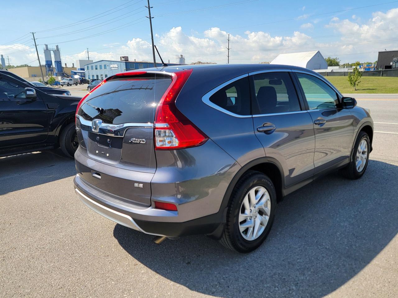 2016 Honda CR-V SE - Photo #2