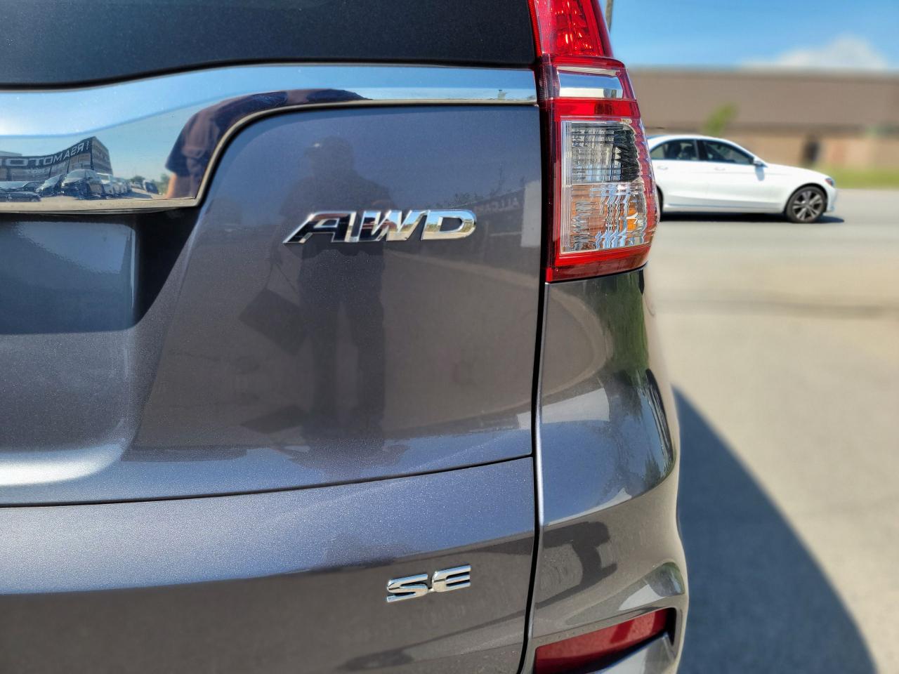 2016 Honda CR-V SE Photo2