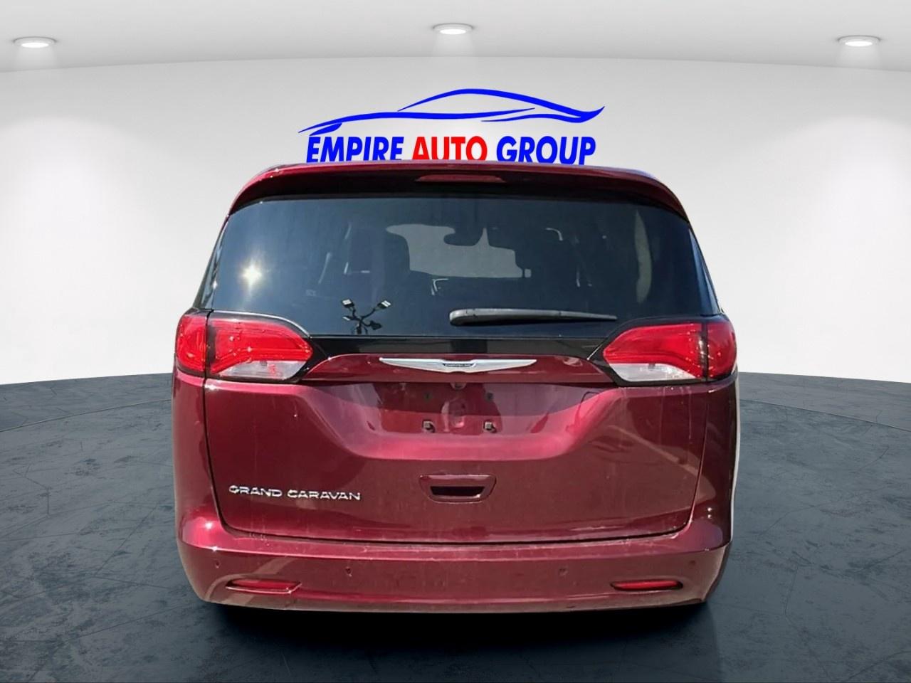 2022 Dodge Grand Caravan SXT Photo3