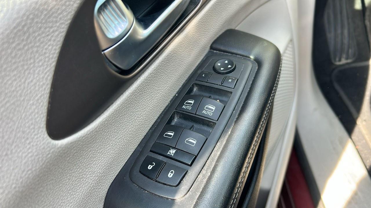 2022 Dodge Grand Caravan SXT Photo