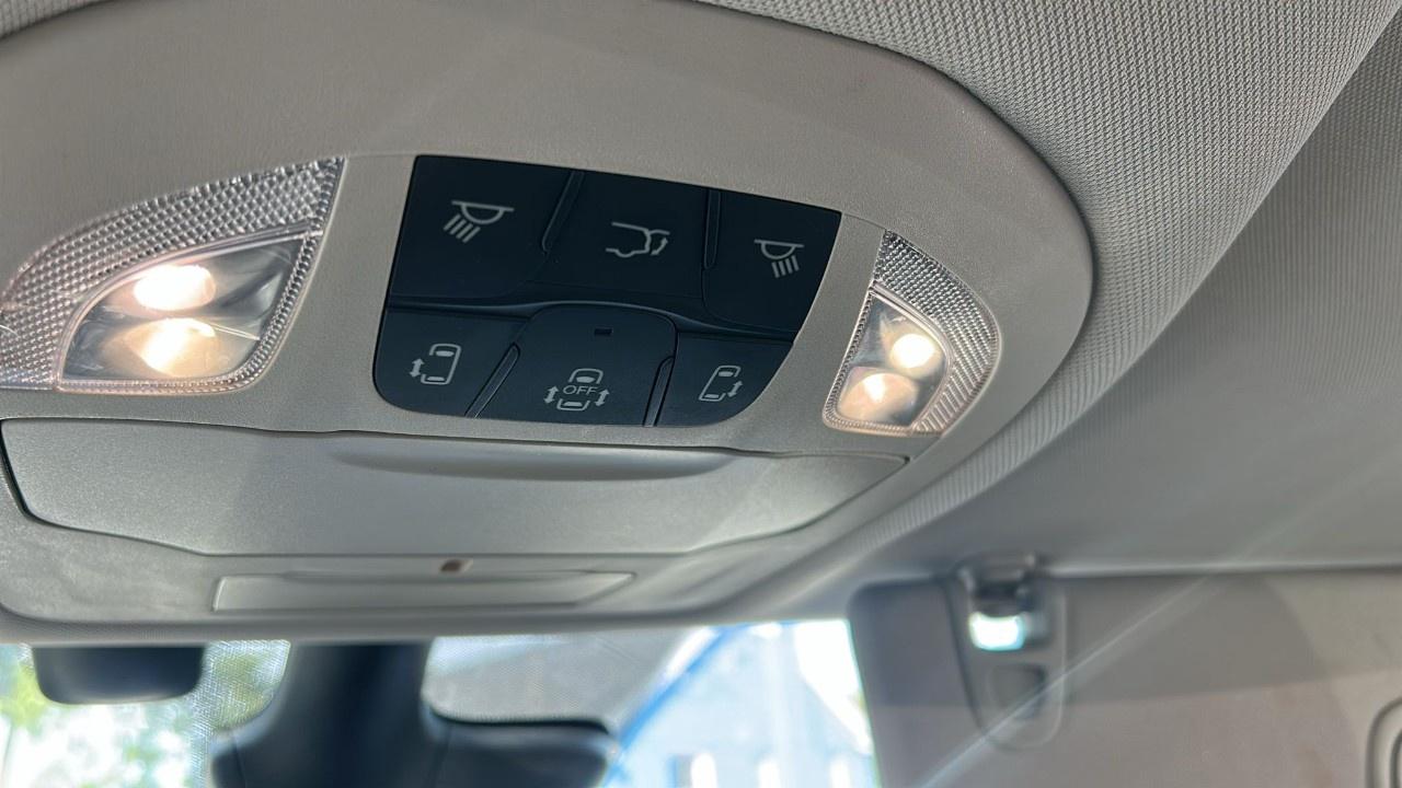 2022 Dodge Grand Caravan SXT Photo