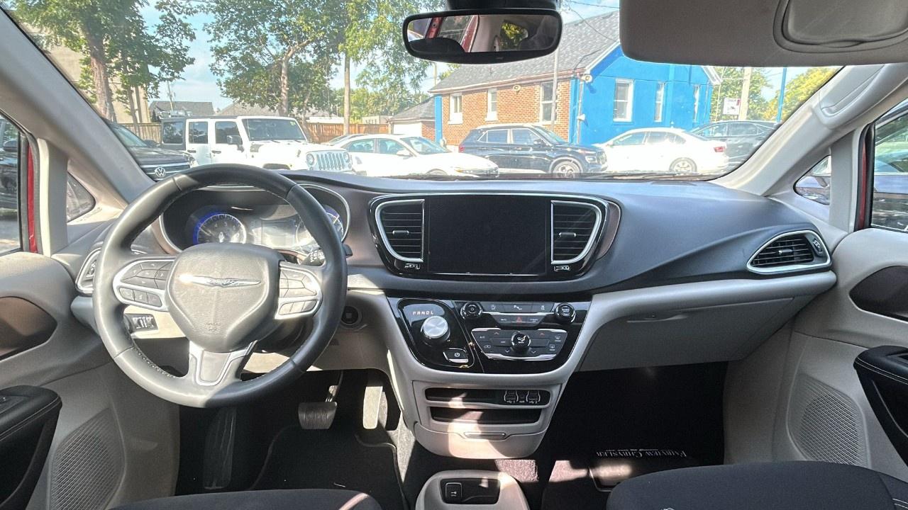 2022 Dodge Grand Caravan SXT Photo