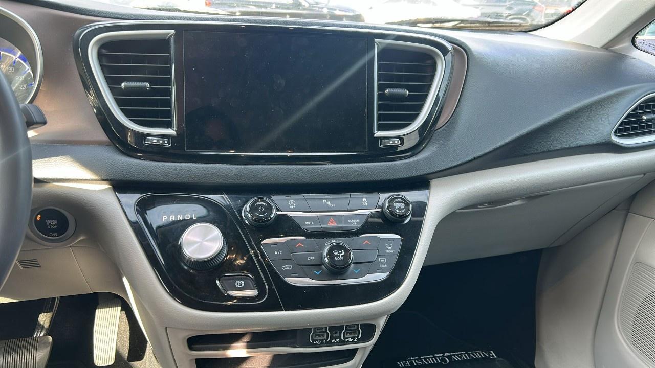 2022 Dodge Grand Caravan SXT Photo