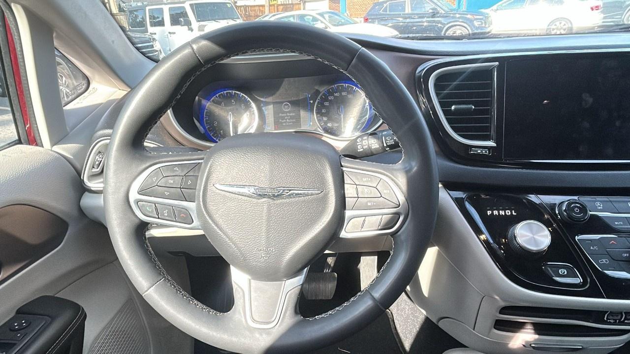 2022 Dodge Grand Caravan SXT Photo