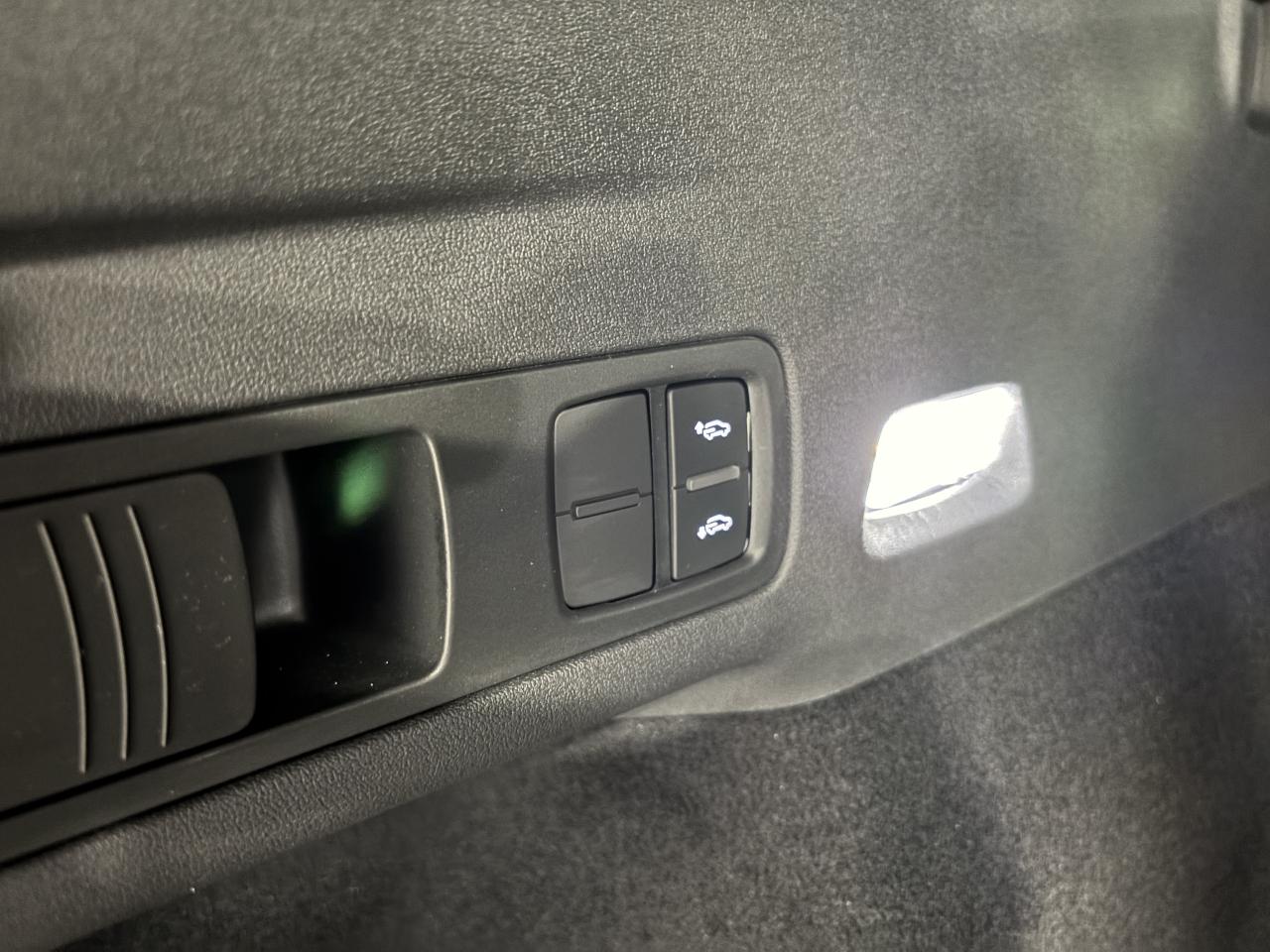 2025 Audi SQ6 e-tron Technik|QUATTRO|NAV|MASSAGE|BANGOLUFSEN|AMBIENT|+ - Photo #11