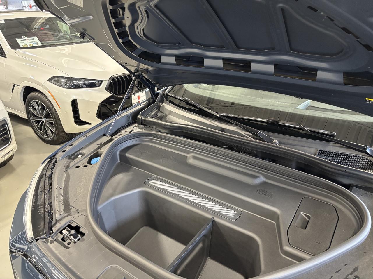 2025 Audi SQ6 e-tron Technik|QUATTRO|NAV|MASSAGE|BANGOLUFSEN|AMBIENT|+ - Photo #12