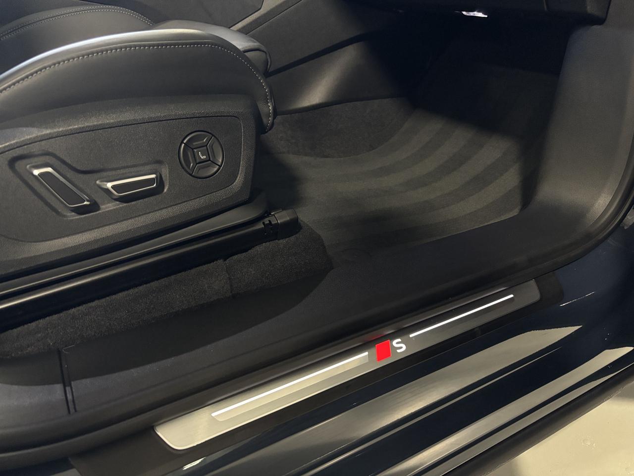2025 Audi SQ6 e-tron Technik|QUATTRO|NAV|MASSAGE|BANGOLUFSEN|AMBIENT|+ - Photo #16