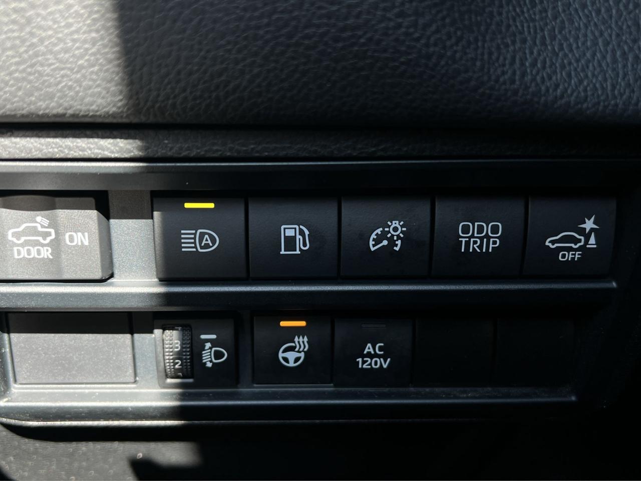 2022 Toyota Tundra LIMITED HYBRID 4X4 | CREW | LEATHER | PANO ROOF Photo