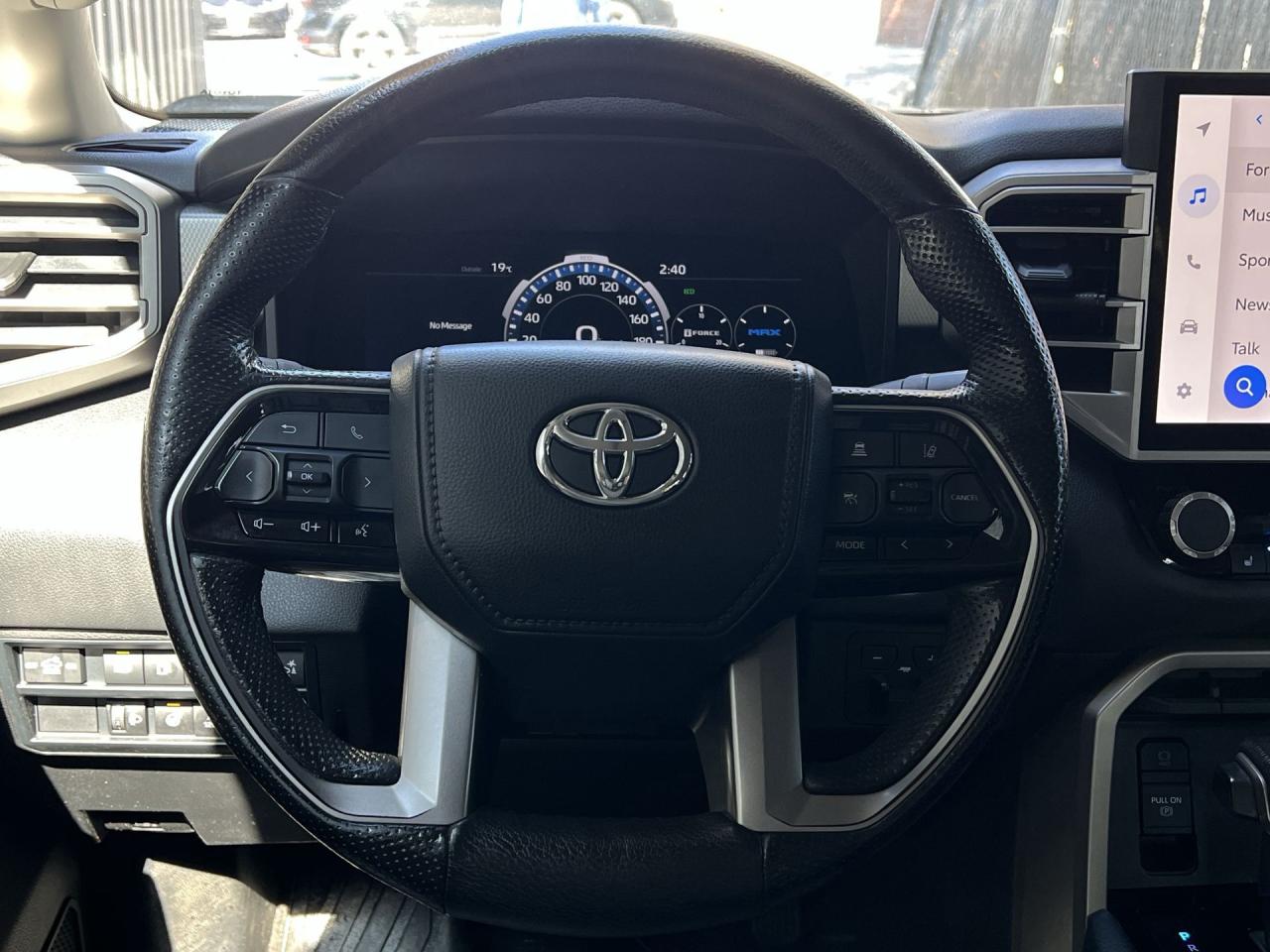 2022 Toyota Tundra LIMITED HYBRID 4X4 | CREW | LEATHER | PANO ROOF Photo