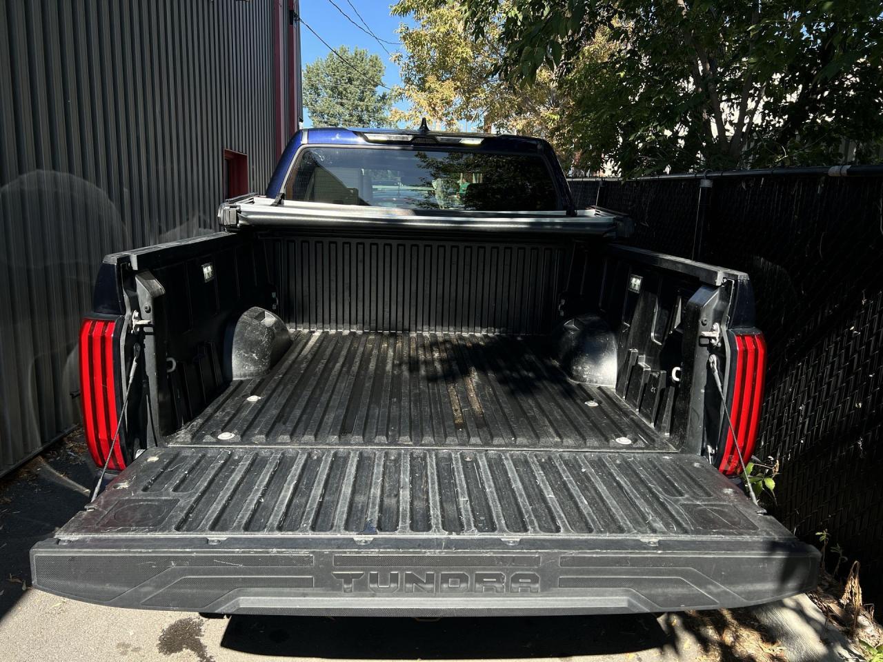2022 Toyota Tundra LIMITED HYBRID 4X4 | CREW | LEATHER | PANO ROOF Photo